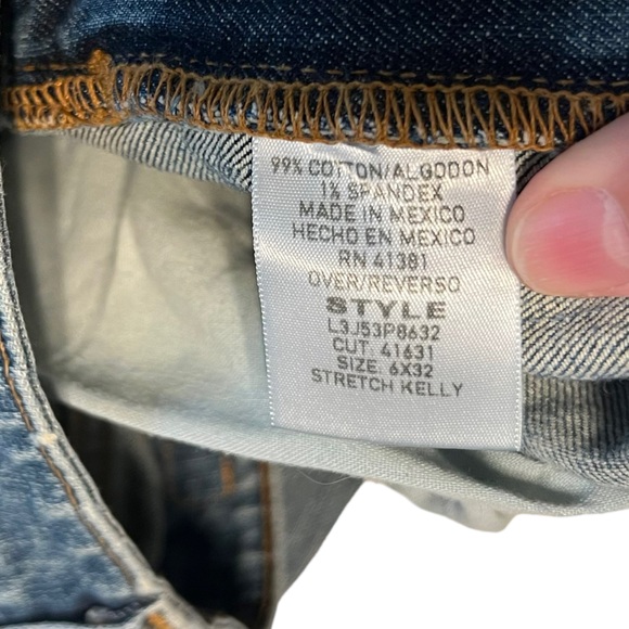 POLO RALPH LAUREN “STRETCH KELLY” JEANS. Slight distressing. Med. wash. Size: 6 - Picture 6 of 8